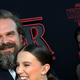 David Harbour se do soigralke iz serije obnaša zelo zaščitniško