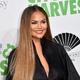 Chrissy Teigen praznuje 365 dni brez 'kapljice alkohola'