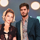 Andrew Garfield na rdeči preprogi s kartonasto verzijo Florence Pugh