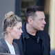 Elon Musk zasledoval nekdanje dekle Amber Heard celo z dronom