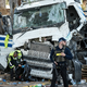 INCIDENT V IZRAELU: V množico na avtobusnem postajališču zapeljal tovornjak (FOTO, VIDEO)