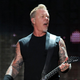 Pevec skupine Metallica s tetovažo, ki vsebuje pepel pokojnega Lemmyja