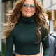 'Nepopolna' Jennifer Lopez: oboževalci jo obtožujejo liposukcije