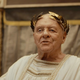 V prvi pretočni seriji Rolanda Emmericha Anthony Hopkins kot rimski cesar