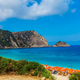 Burno na grških plažah: bes zaradi ležalnikov, nadzor plaž celo z droni