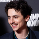 Timothée Chalamet se je moral za vlogo Boba Dylana zrediti za 10 kilogramov