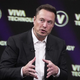 Elon Musk je zagrozil: Applove naprave bodo pri Tesli prepovedane