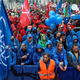 Belgijci so se v Bruslju udeležili solidarnostnega protesta proti grožnjam o zaprtju Audijeve tovarne