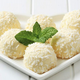 Recept: Raffaello kroglice (BREZ moke, sladkorja in PEKE!)