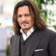 Johnny Depp prvič v javnosti - po tem, ko se je onesvestil v hotelski sobi (oboževalci pa v skrbeh)