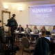 Slovenija, poslovna lokacija s sončno in senčno platjo