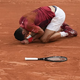 Đoković zaradi poškodbe kolena zapušča Roland Garros in prvo mesto na svetu