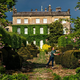 Vrtnar, ki že 20 let skrbi za britanske kraljeve vrtove, svetuje, kako se znebiti polžev