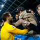 Prisrčno: Jan Oblak in Olga Danilović božične praznike takole preživljata ob Ljubljanici (foto)