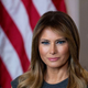 Poglejte, v kakšnem outfitu je volila Melania Trump