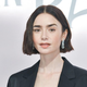 Lily Collins je našla superge, ki se odlično podajo tudi k zelo uglajenim, elegantnim kosom