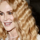 Nicole Kidman pokazala dramatično spremembo v beli vezeni obleki: Vrnila se je k pričeski, ki jo je nosila v mladosti, in videti je izjemno