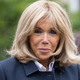 Na njej je še džins videti eleganten: Brigitte Macron blestela v kompletu, ki vas lahko reši vsako jutro, ko ne veste, kaj obleči