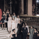 Kjer se srečajo moda, opera in balet: Chanelova kolekcija visoke mode je paradirala skozi legendarno operno hišo Palais Garnier