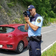 Pozor, policija danes še bolj vnesto preži na prehitre voznike. Na teh lokacijah je