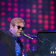 Elton John napovedal nov album in dolgo poslovilno turnejo