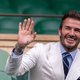 David Beckham objavil poljub s hčerko in ponovno sprožil vročo spletno debato