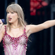 Taylor Swift med nastopom naredila ogabnega, kar je presenetilo vse: "Pa ne na odru, to je noro ..."