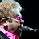 Oboževalci zaskrbljeni: Elton John razkril, da ima hude zdravstvene težave