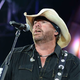 Po bitki z rakom umrl country pevec Toby Keith