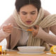 Ta živila pomagajo v boju s prehladom in gripo