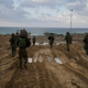 Netanjahu nakazal možnost pogajanj o izpustitvi talcev, a napovedal vojaški boj do zmage