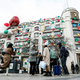 Kusama s pikami in prestižno modno znamko zavzela Tokio, Pariz, New York, London