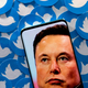 Musk se je na Twitterju spustil v spor z zaposlenim, ki ni vedel, ali je odpuščen