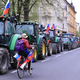 Po novem globa za vožnjo s traktorjem v Ljubljani, a ne za protestnike