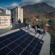 Na strehi hrastniške šole zagnali prvo skupnostno sončno elektrarno v državi