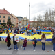 Ob obletnici vojne v Ljubljani in številnih drugih mestih shodi v podporo Ukrajini