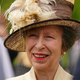 Britanska princesa Anne po nesreči zapustila bolnišnico