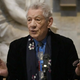 Ian McKellen po padcu z odra gledališko vlogo obesil na klin