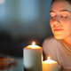 Je prižiganje svečk v domu zdravo ali strupeno?