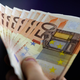 Eurostat potrdil 2,4-odstotno marčevsko inflacijo v območju evra