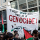 Množični protesti v Malmöju: Vzklikajo "Svoboda za Palestino"