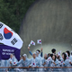 Hud spodrsljaj na odprtju: Južno Korejo napovedali kot Severno Korejo
