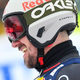 Marcel Hirscher dviguje prah