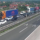 NOVA NESREČA V DELOVNI ZAPORI: Med Uncem in Postojno trčilo šest vozil