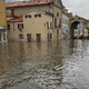 To so podrobnosti nesreče, v kateri je strela udarila gasilca