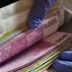 Pri 34-letnemu Slovencu našli šop ponarejenih evrov: tako so videli (FOTO)