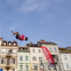 Akrobata v Ljubljani poneslo do streh in še čez (FOTO)