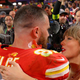 Po odpovedi koncertov na Dunaju Taylor Swift sama. Vsi se sprašujejo, kje je Travis Kelce?