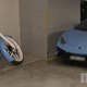 Leta prejemal socialno pomoč, doma pa imel prestižnega Lamborghinija, motor, rolexe ... (VIDEO)