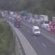 Med zaporo na primorski avtocesti spet polno ljudi, Dars: »Ne zapuščajte vozil in se ne sprehajajte po avtocesti«